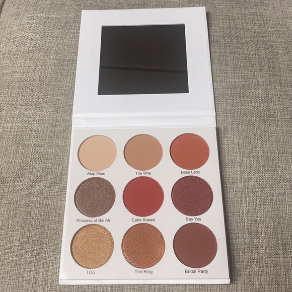 #give them lala the grown woman palette - Picture 3 of 5